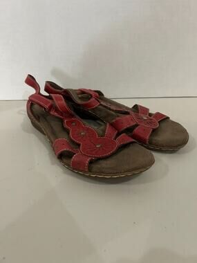 Natural Soul Barroll Sandals Womens 8 Red Leather Studded Strappy Comfort